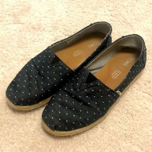Women’s Tom’s slip ons size 6